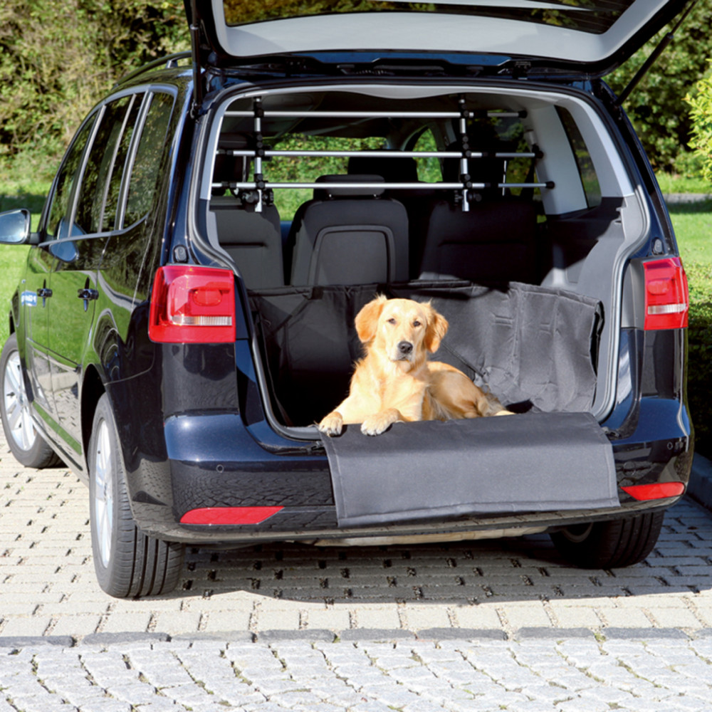 Коврик защитный в багажник авто Trixie для собак 1.64 х 1.25 м черный